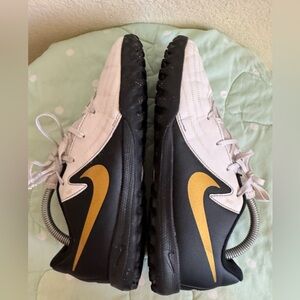 Nike FJ2608-100 Phantom Indoor Soccer Sneakers Kids size 4.5